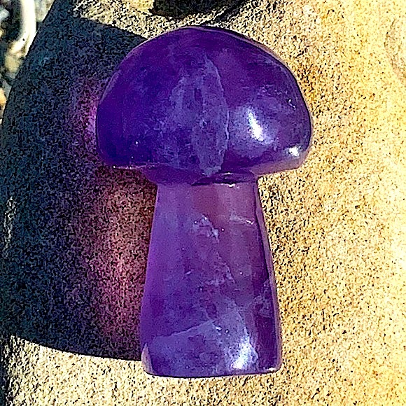 PURPLE FLUORITE QUARTZ MUSHROOM HEALING STONE 2 1/2 IN TALL NEW - Picture 3 of 8